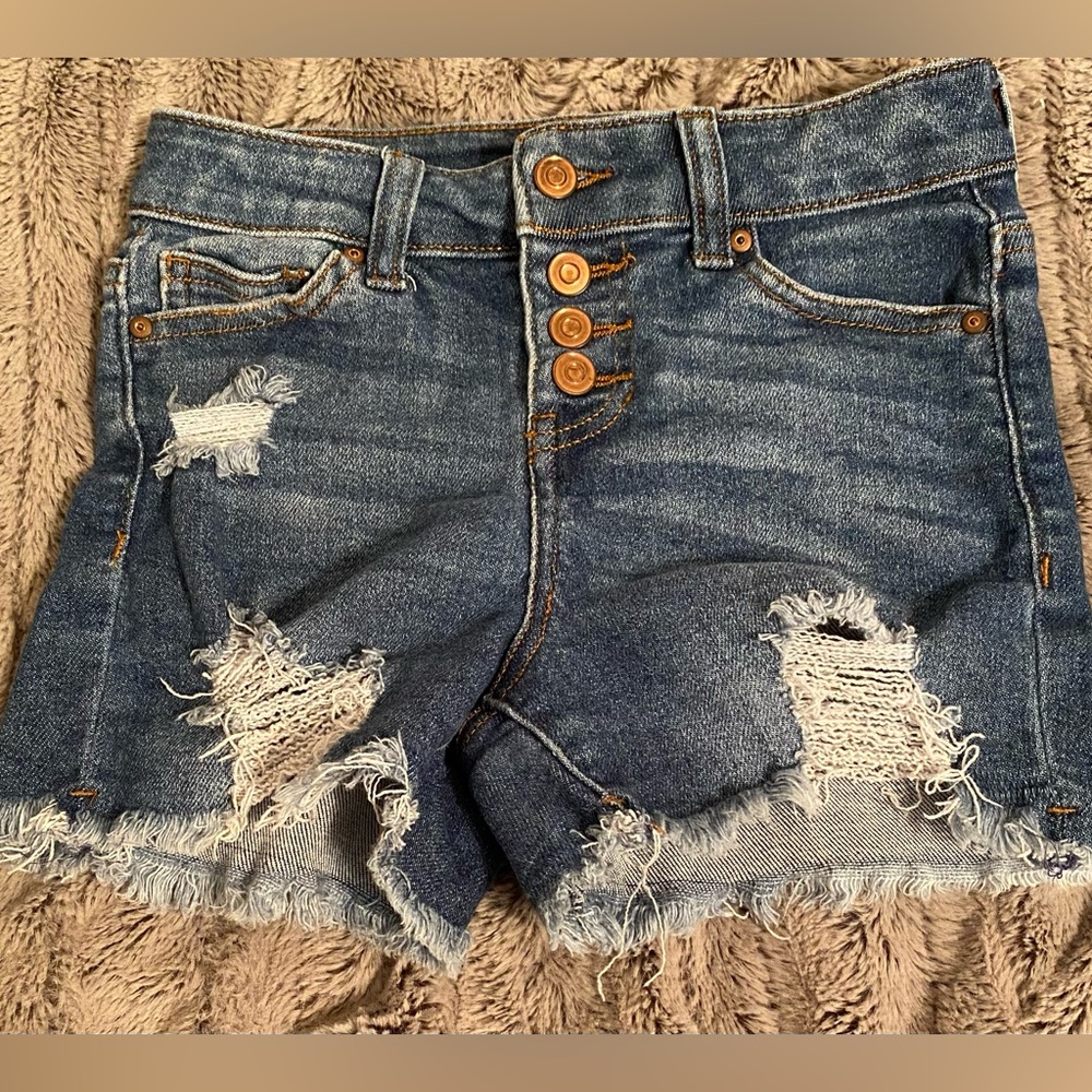 Revery Kids distressed jean shorts. Size 10